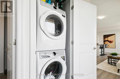 3408 - 36 Elm Drive, Mississauga, ON - Indoor Photo Showing Laundry Room