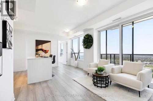 3408 - 36 Elm Drive, Mississauga, ON - Indoor Photo Showing Living Room