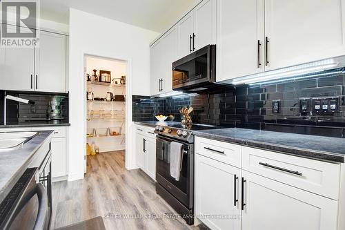 150 Eccles Avenue, West Grey, ON - Indoor Photo Showing Kitchen With Upgraded Kitchen