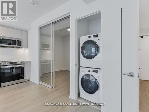 3409 - 357 King Street W, Toronto, ON - Indoor Photo Showing Laundry Room