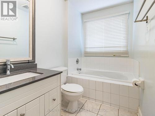 8 Creekwood Court, Vaughan, ON - Indoor Photo Showing Bathroom