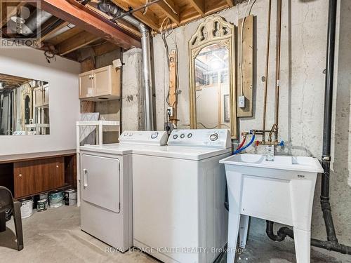 8 Creekwood Court, Vaughan, ON - Indoor Photo Showing Laundry Room