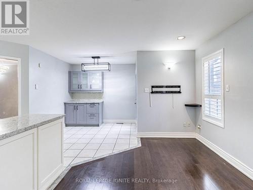 8 Creekwood Court, Vaughan, ON - Indoor Photo Showing Kitchen