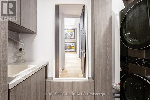 318 - 2095 Lake Shore Boulevard W, Toronto, ON - Indoor Photo Showing Laundry Room