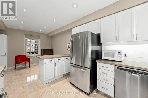 16 Warbrick Lane, Caledon, ON - Indoor Photo Showing Kitchen