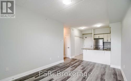 105 - 640 Sauve Street, Milton, ON - Indoor Photo Showing Kitchen