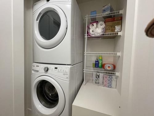 8570 204 Street, Langley, BC - Indoor Photo Showing Laundry Room