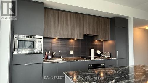 733 - 20 O'Neill Road, Toronto, ON - Indoor Photo Showing Kitchen