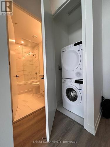 608 - 195 Commerce Street, Vaughan, ON - Indoor Photo Showing Laundry Room