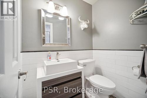 114 Chalet Crescent, London, ON - Indoor Photo Showing Bathroom