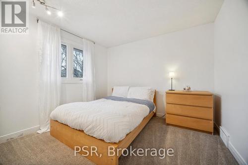 114 Chalet Crescent, London, ON - Indoor Photo Showing Bedroom