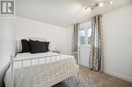 114 Chalet Crescent, London, ON - Indoor Photo Showing Bedroom