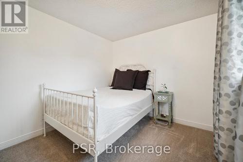 114 Chalet Crescent, London, ON - Indoor Photo Showing Bedroom