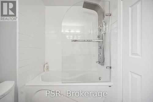 114 Chalet Crescent, London, ON - Indoor Photo Showing Bathroom