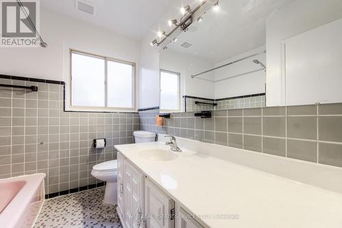 61 Banbury Road, Toronto, ON - Indoor Photo Showing Bathroom