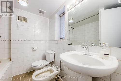 61 Banbury Road, Toronto, ON - Indoor Photo Showing Bathroom