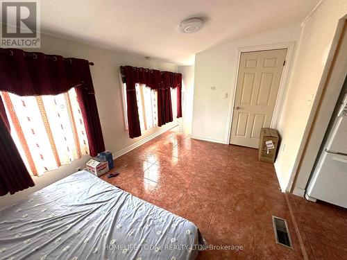 1529 Hall Avenue, Windsor, ON - Indoor Photo Showing Bedroom