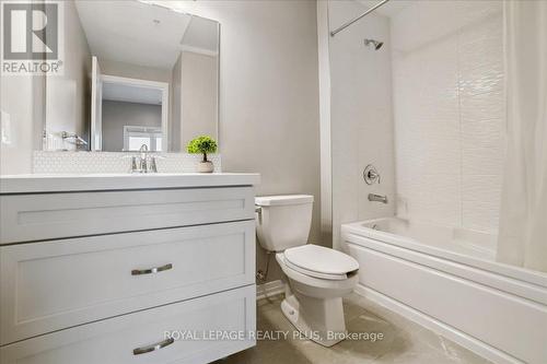 338 - 102 Grovewood Common, Oakville, ON - Indoor Photo Showing Bathroom