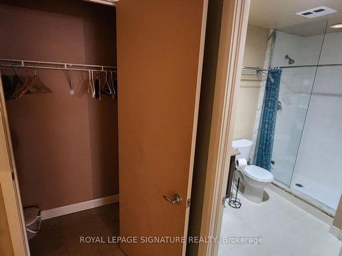 601-700 King St W, Toronto, ON - Indoor Photo Showing Bathroom