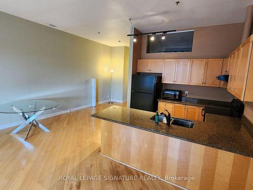 601-700 King St W, Toronto, ON - Indoor Photo Showing Kitchen