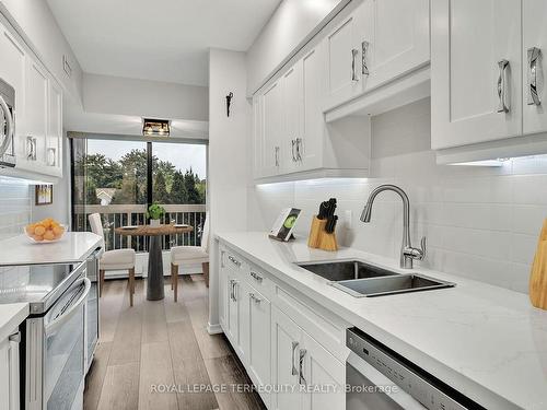 204-40 Auburn St, Peterborough, ON - Indoor Photo Showing Kitchen