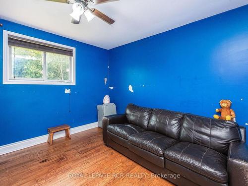 5622 Sixth Line, Erin, ON - Indoor Photo Showing Living Room