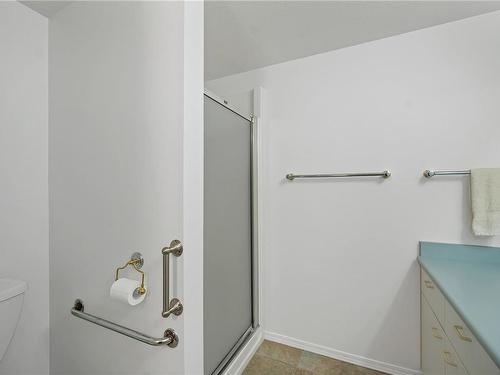 3207-27 Island Hwy South, Campbell River, BC - Indoor Photo Showing Bathroom