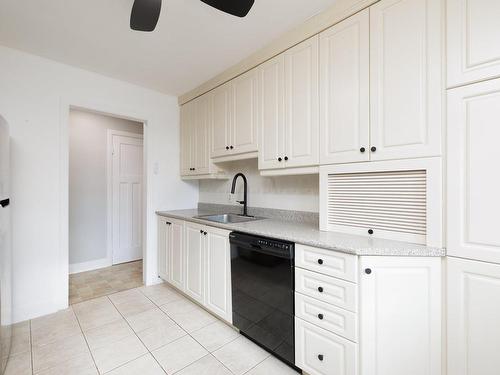 Kitchen - 55 Av. Waverley, Pointe-Claire, QC - Indoor Photo Showing Kitchen