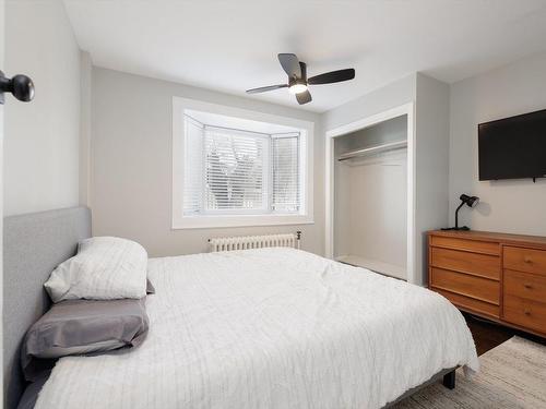 Bedroom - 55 Av. Waverley, Pointe-Claire, QC - Indoor Photo Showing Bedroom