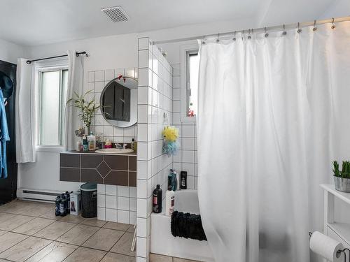 Salle de bains - 957  - 959 Rue Wilfrid-Laurier, Laval (Chomedey), QC - Indoor Photo Showing Bathroom