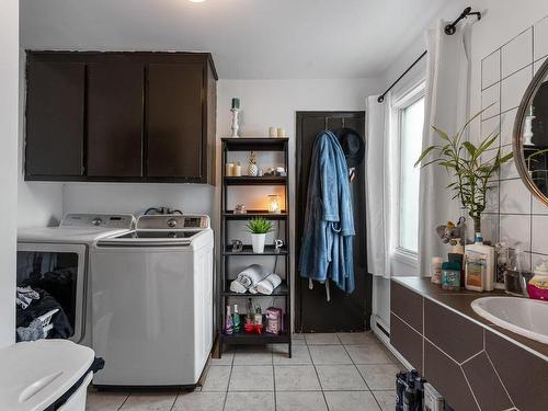 Salle de bains - 957  - 959 Rue Wilfrid-Laurier, Laval (Chomedey), QC - Indoor Photo Showing Laundry Room