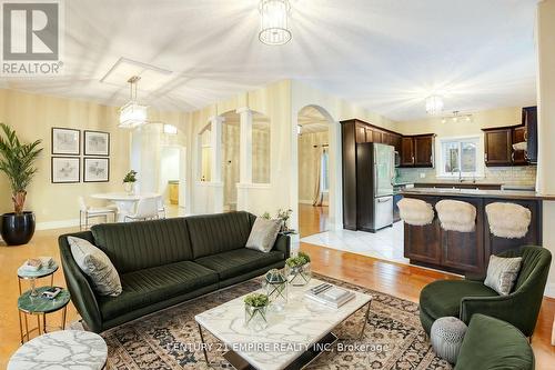 230 Doon Mills Drive, Kitchener, ON - Indoor Photo Showing Living Room