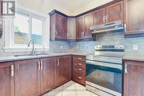 230 Doon Mills Drive, Kitchener, ON - Indoor Photo Showing Kitchen With Double Sink