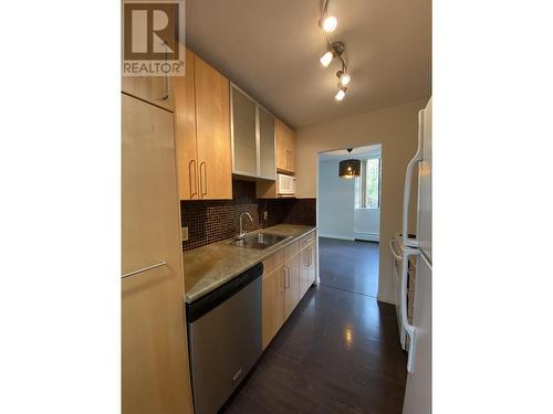 201 9320 Parksville Drive, Richmond, BC - Indoor Photo Showing Kitchen