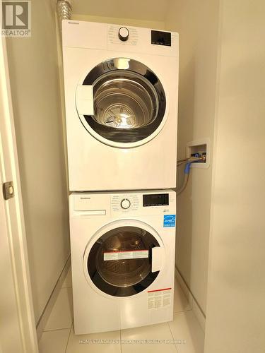 1211 - 9 Tecumseth Street, Toronto, ON - Indoor Photo Showing Laundry Room