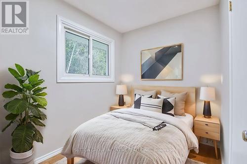 537 Huronia Road, Barrie, ON - Indoor Photo Showing Bedroom