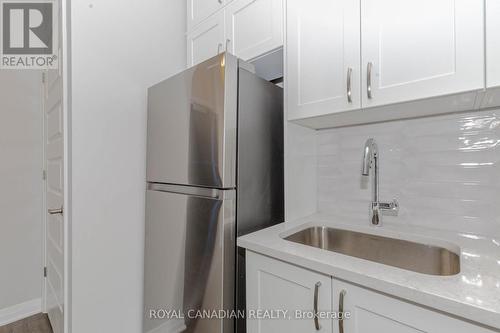 609 - 480 Gordon Krantz Avenue, Milton, ON - Indoor Photo Showing Kitchen