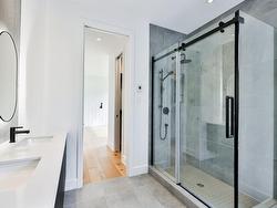 Ensuite bathroom - 