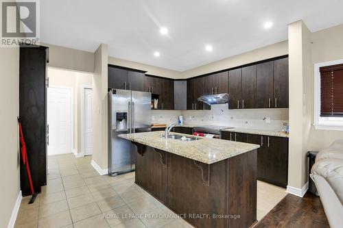 760 Fletcher Circle W, Ottawa, ON - Indoor Photo Showing Kitchen With Double Sink