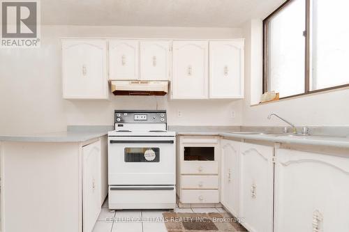 328 - 665 Kennedy Road, Toronto, ON - Indoor Photo Showing Kitchen With Double Sink