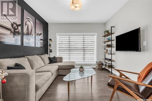 311 Delainey Manor, Saskatoon, SK - Indoor Photo Showing Living Room