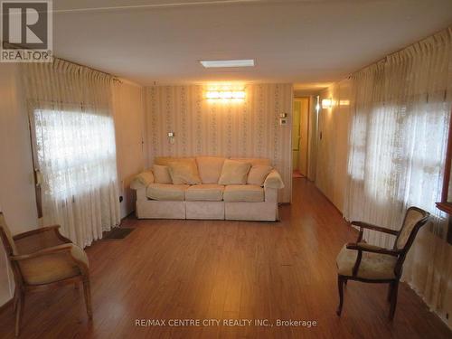 5A - 2189 Dundas Street E, London, ON - Indoor Photo Showing Living Room