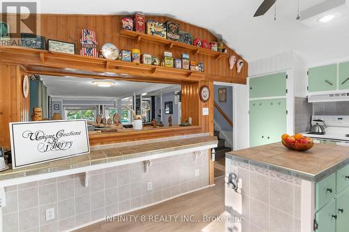 2 Auditorium Circle, Grimsby (540 - Grimsby Beach), ON - Indoor Photo Showing Kitchen