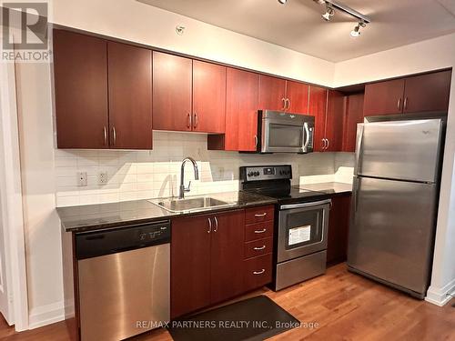 228 - 370 Highway 7 E, Richmond Hill, ON - Indoor Photo Showing Kitchen