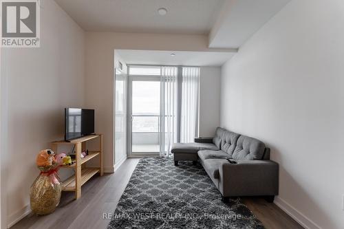 919 - 38 Honeycrisp Crescent, Vaughan, ON - Indoor