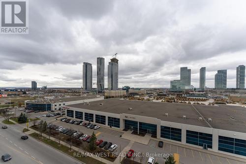 919 - 38 Honeycrisp Crescent, Vaughan, ON - Outdoor With View