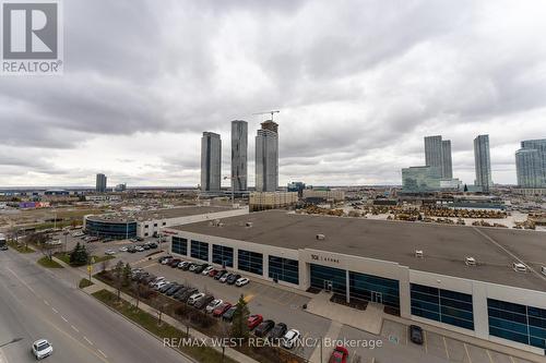 919 - 38 Honeycrisp Crescent, Vaughan, ON - Outdoor With View