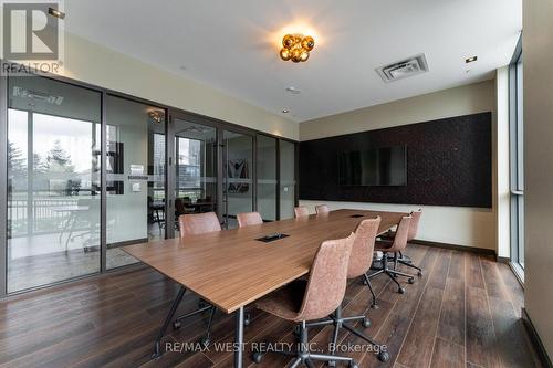 919 - 38 Honeycrisp Crescent, Vaughan, ON - Indoor Photo Showing Dining Room