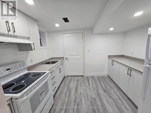 Bsmt - 167 Steel Street, Barrie, ON - Indoor Photo Showing Kitchen