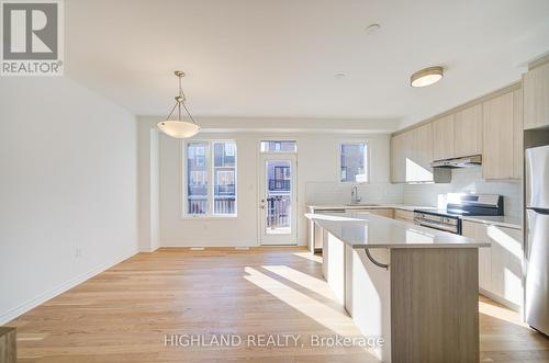 3034 Bramall Crescent, Oakville, ON - Indoor Photo Showing Kitchen